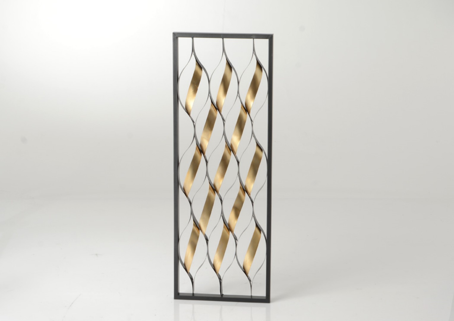 Décoration Murale Spirales Dorées Dans Cadre Noir Métal 32x90cm
