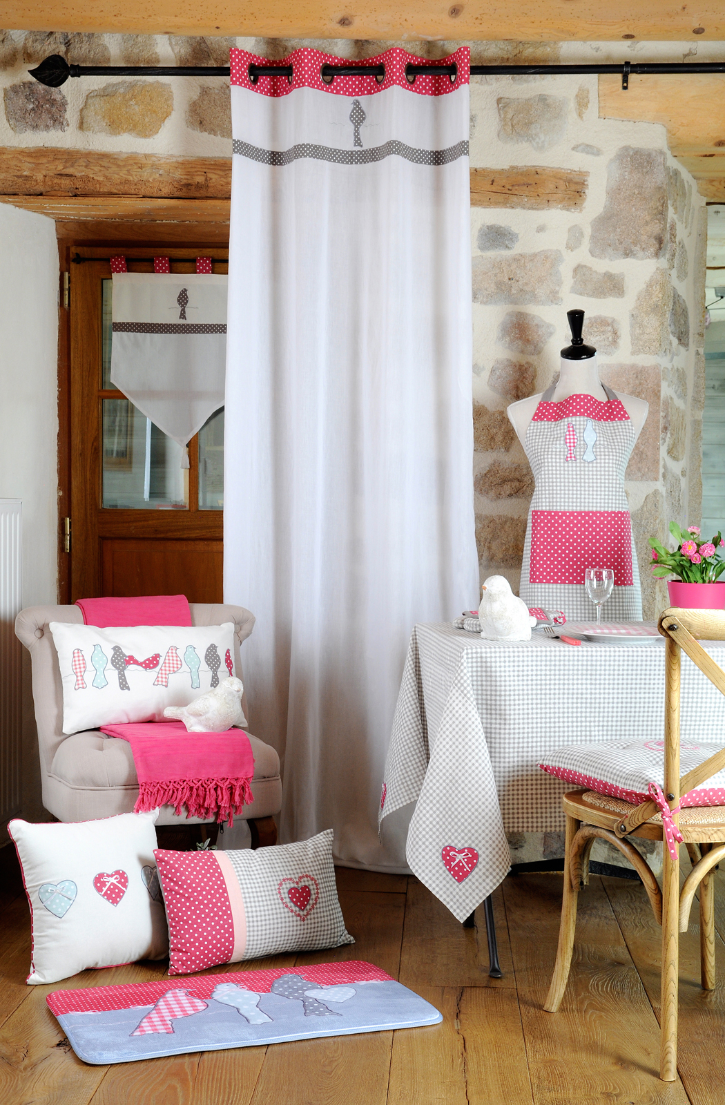 Rideau Voilage Blanc Charme Bande Vichy Gris Et Fuschia à Pois Et Oiseau Brodé 135x260cm à Oeillets 100 Coton Bailey