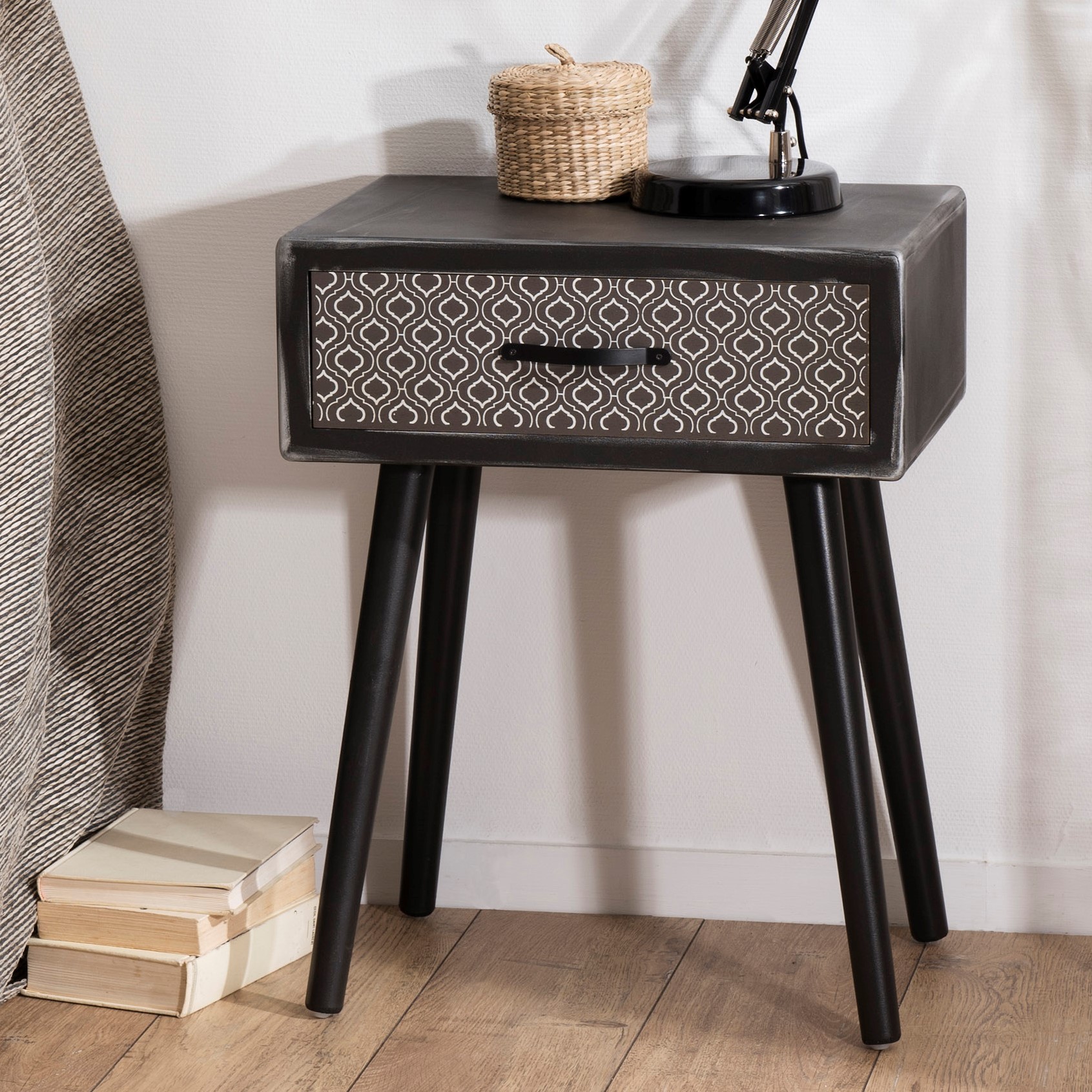 Table de chevet 1 tiroir vintage LEONARD Tables de chevet Pier Import