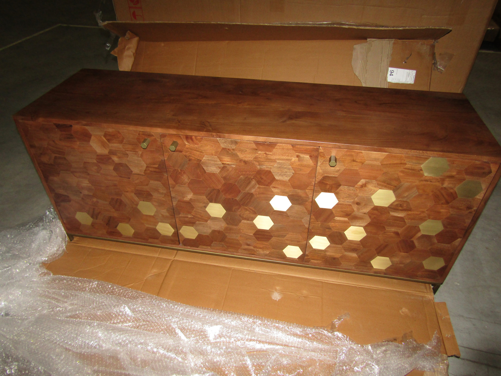 Buffet moderne acacia laiton HOBART Outlet Pier Import