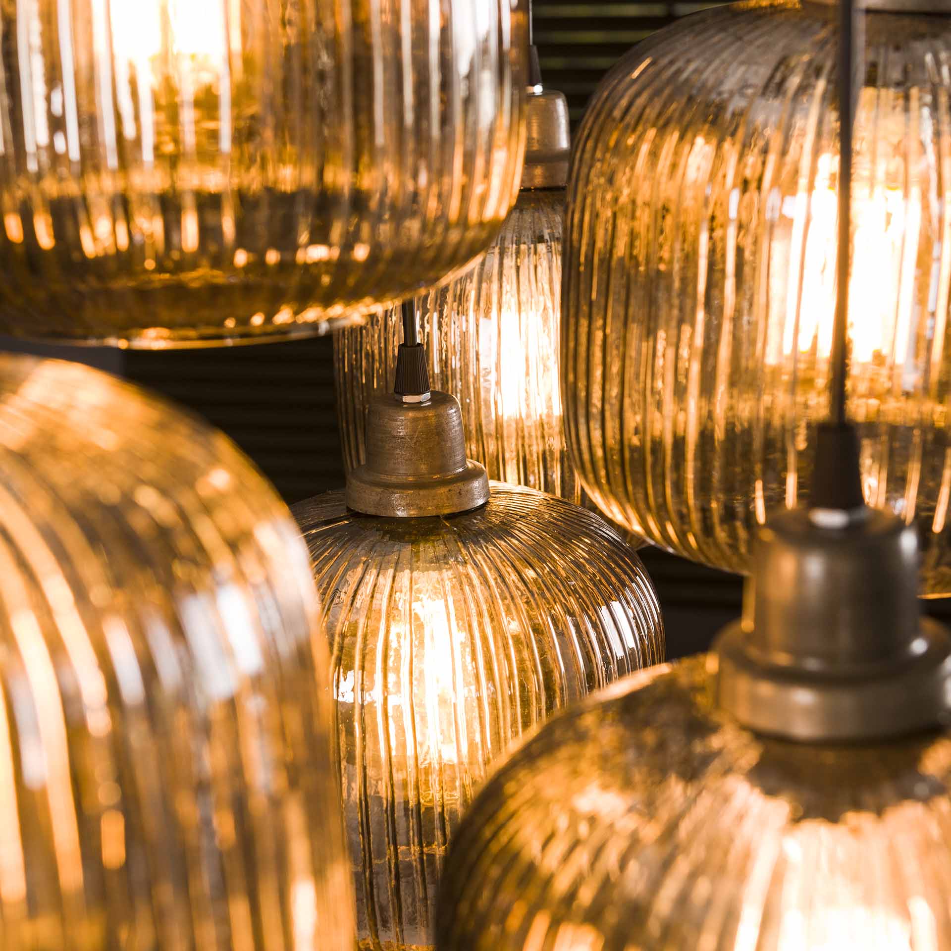 Suspension luminaire en verre travaillé et métal 7 abat-jour NOVA ...